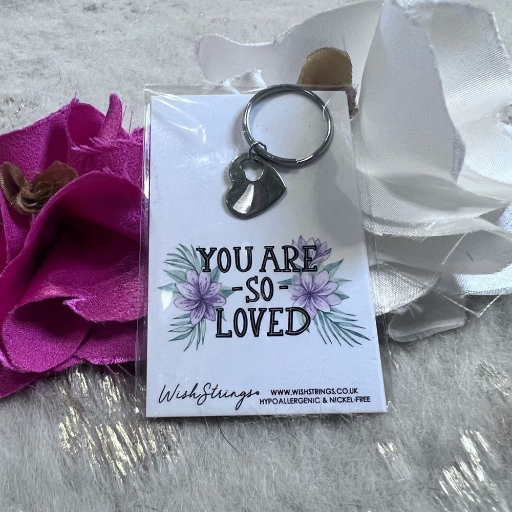 Wish Strings So Loved - Heart Keyring on Keepsake Gift Card 💗